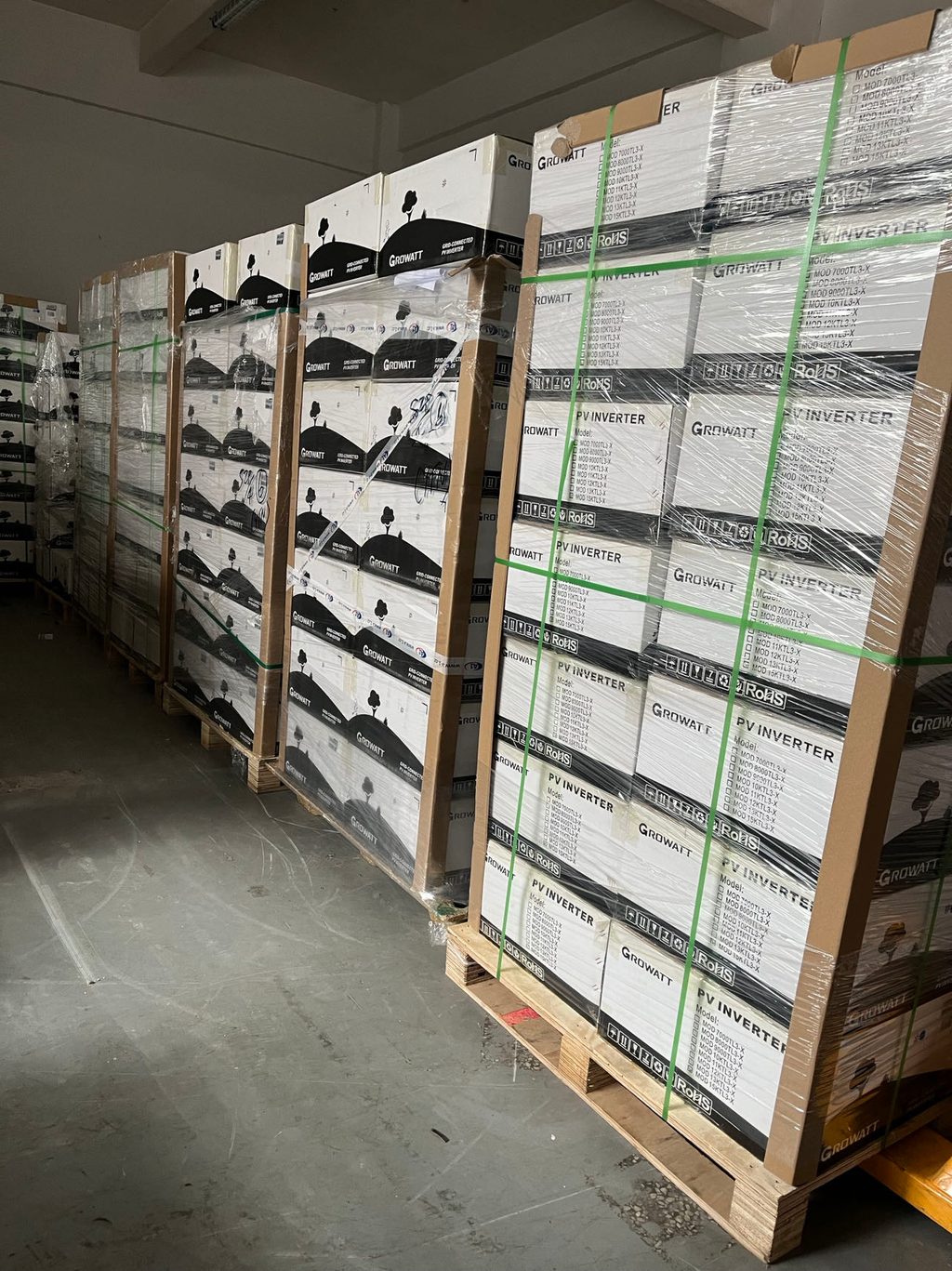 Growatt SPF 6000 ES Plus 6KW 离网家用太阳能逆变器